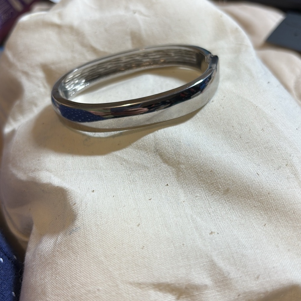 Silver tone clamper bracelet 6 1/4”